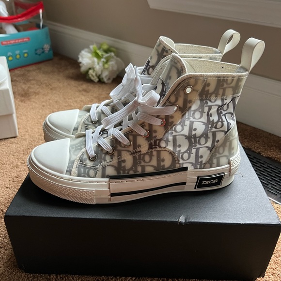 Dior x Kaws Converse - Picture 3 of 7